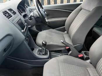 Used Volkswagen Polo 2016 for sale - 76867902: Photo