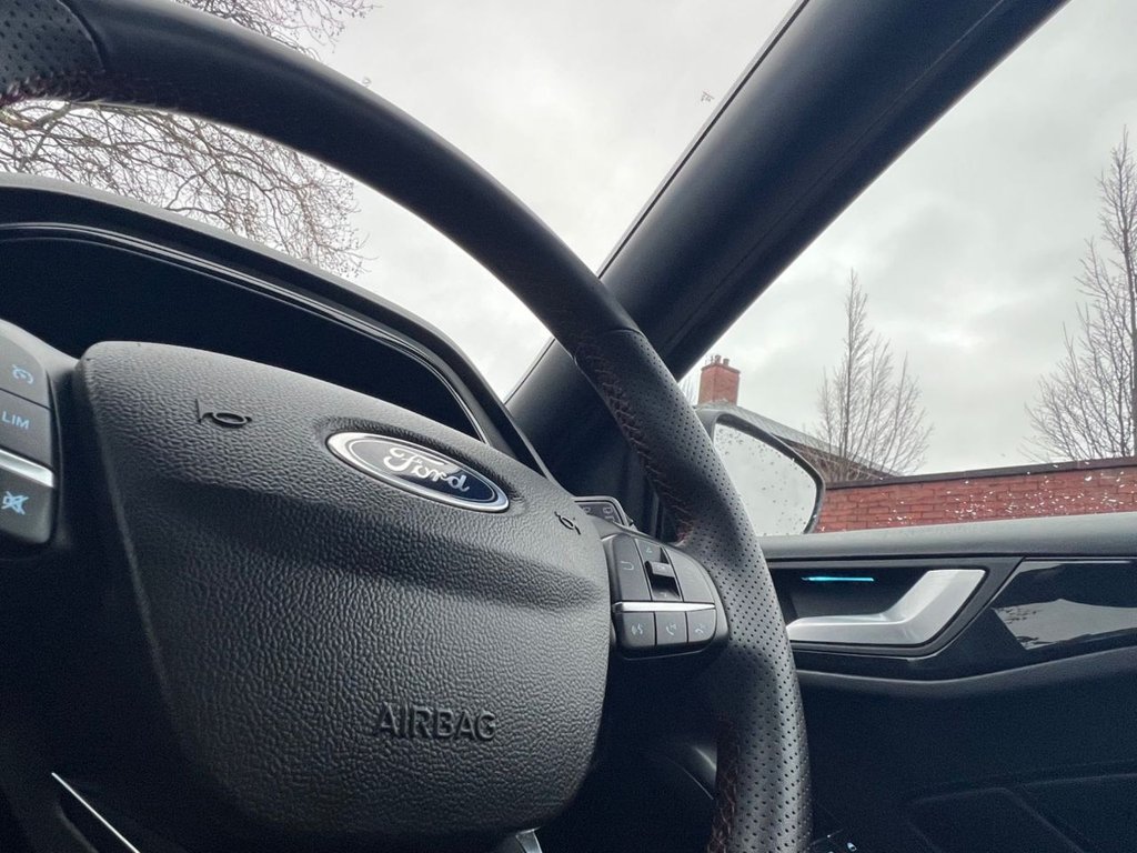 Used Ford Focus 2023 for sale - 76934480: Photo 29