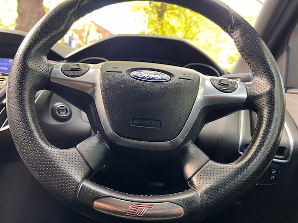 Used Ford Focus 2014 for sale - 76040189: Photo 23