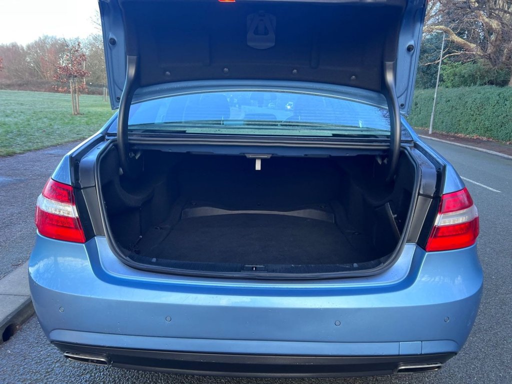 Used Mercedes-Benz E Class 2011 for sale - 77199885: Photo 14