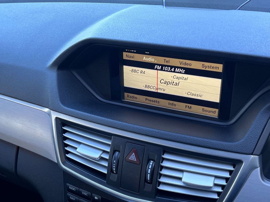 Used Mercedes-Benz E Class 2011 for sale - 77199885: Photo 17