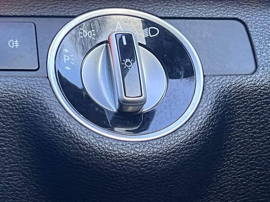 Used Mercedes-Benz E Class 2011 for sale - 77199885: Photo 21