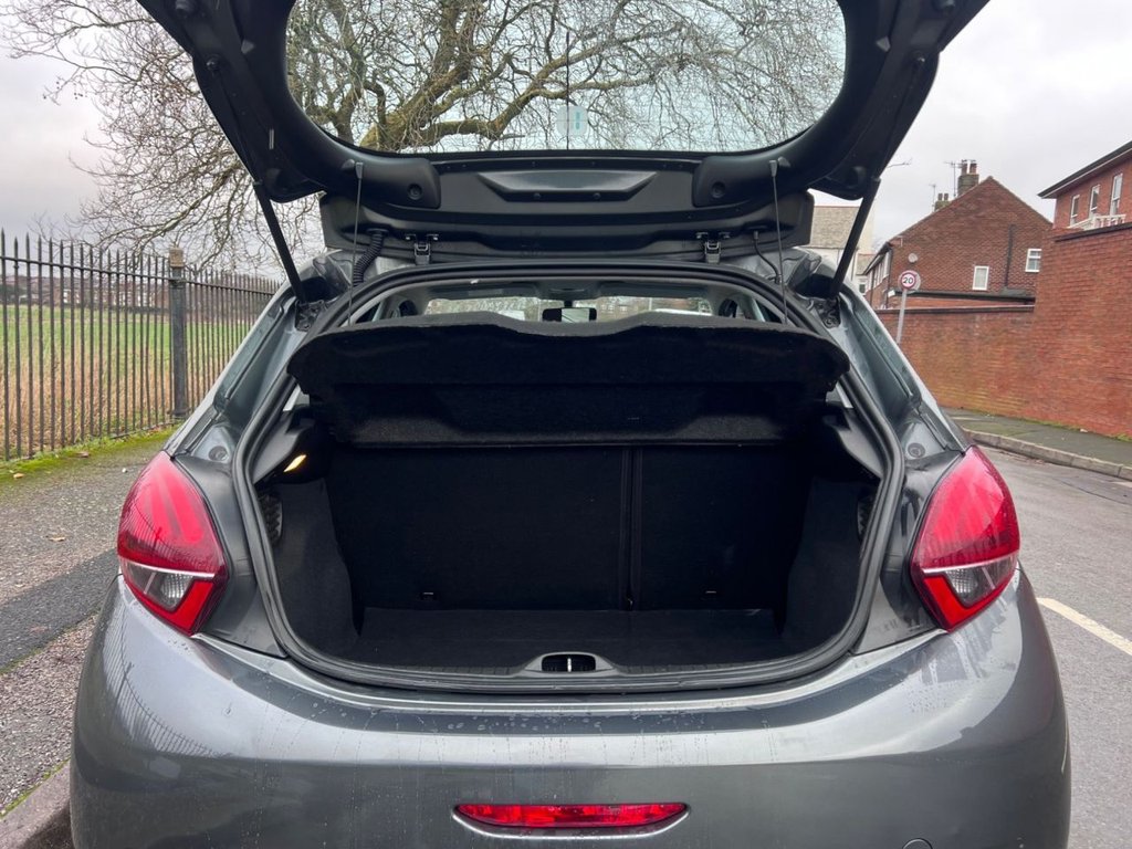 Used Peugeot 208 2017 for sale - 77014457: Photo 13