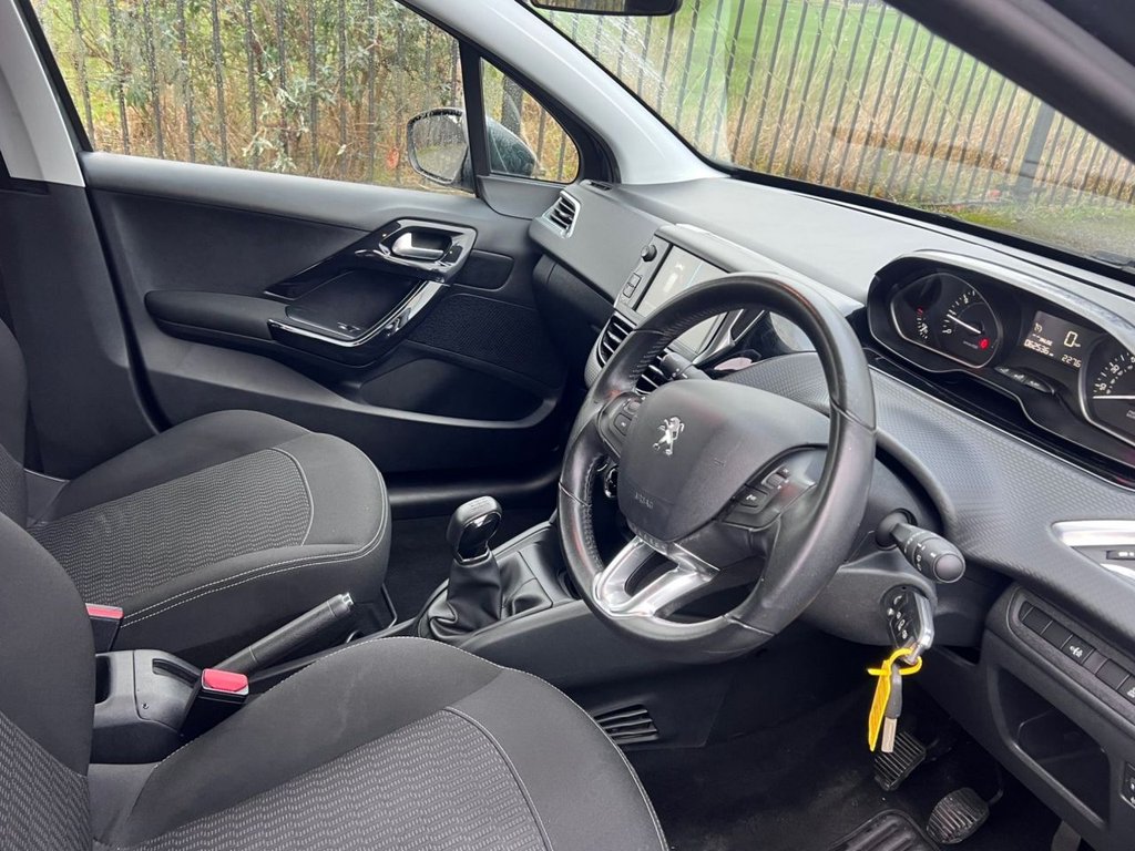 Used Peugeot 208 2017 for sale - 77014457: Photo 2