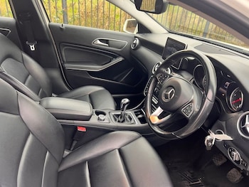 Used Mercedes-Benz A-Class 2015 for sale - 76291939: Photo 2
