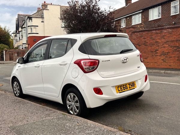 Used Hyundai i10 2016 for sale - 76210896: Photo 9