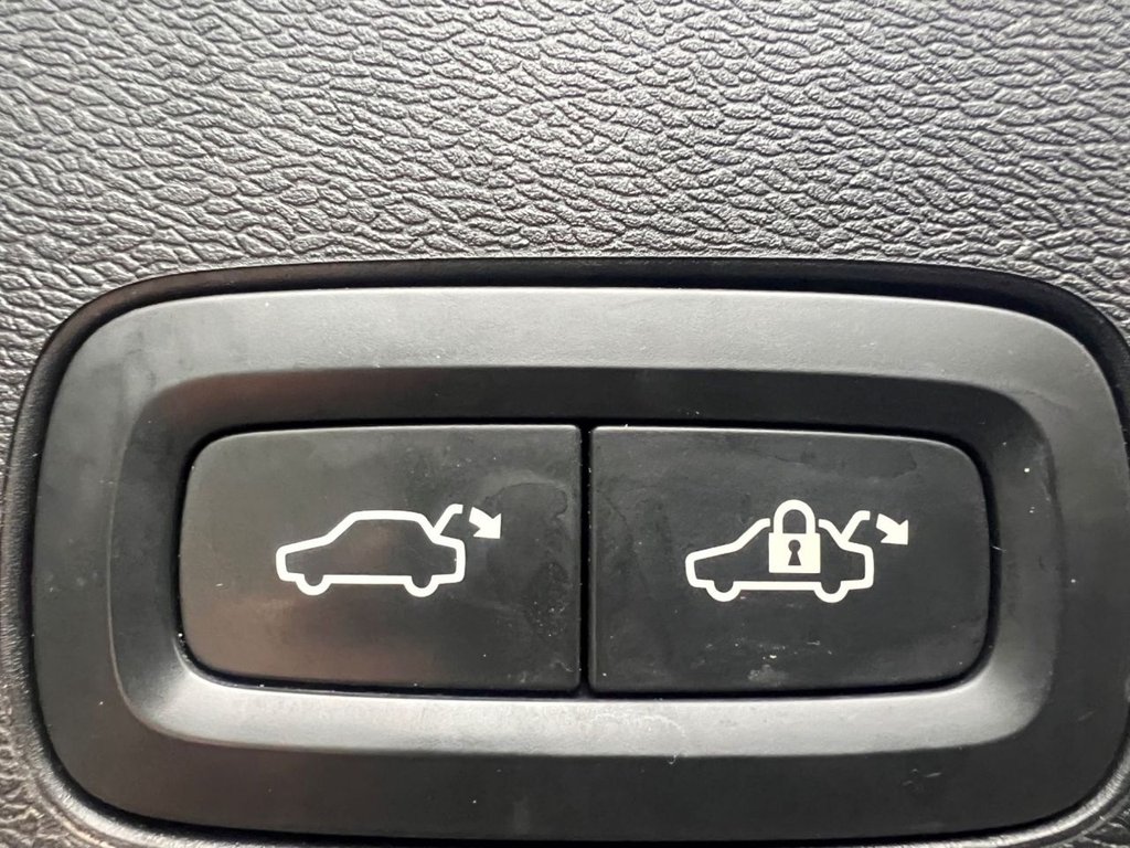 Used Volvo XC60 2019 for sale - 76883177: Photo 30