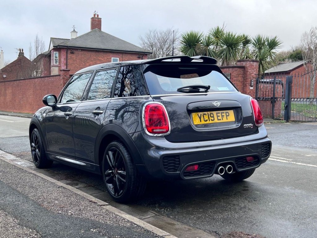 Used MINI Hatch 2019 for sale - 77250438: Photo 8
