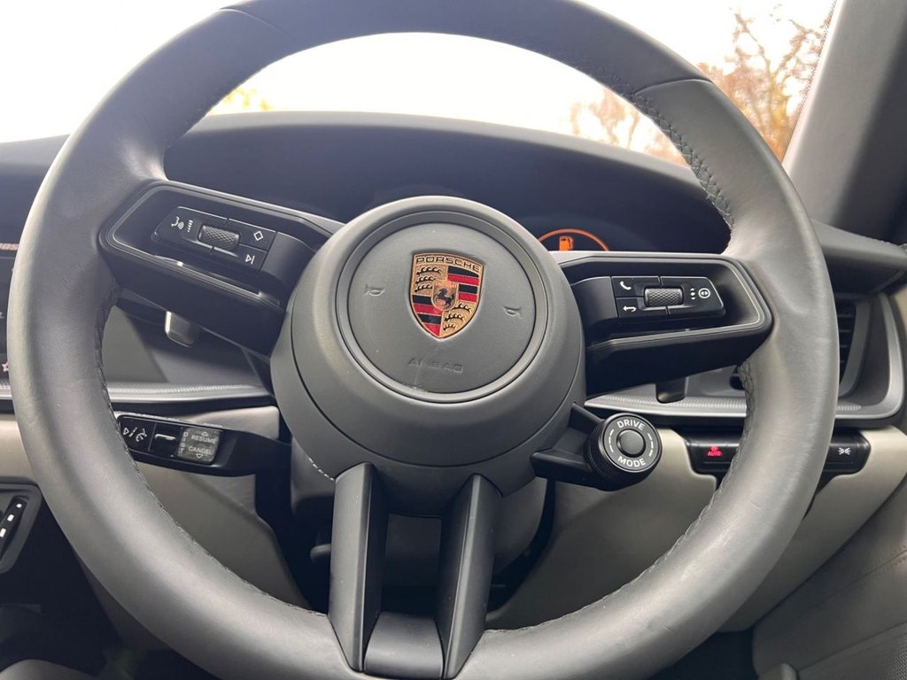 Used Porsche 911 2023 for sale - 76596008: Photo 30