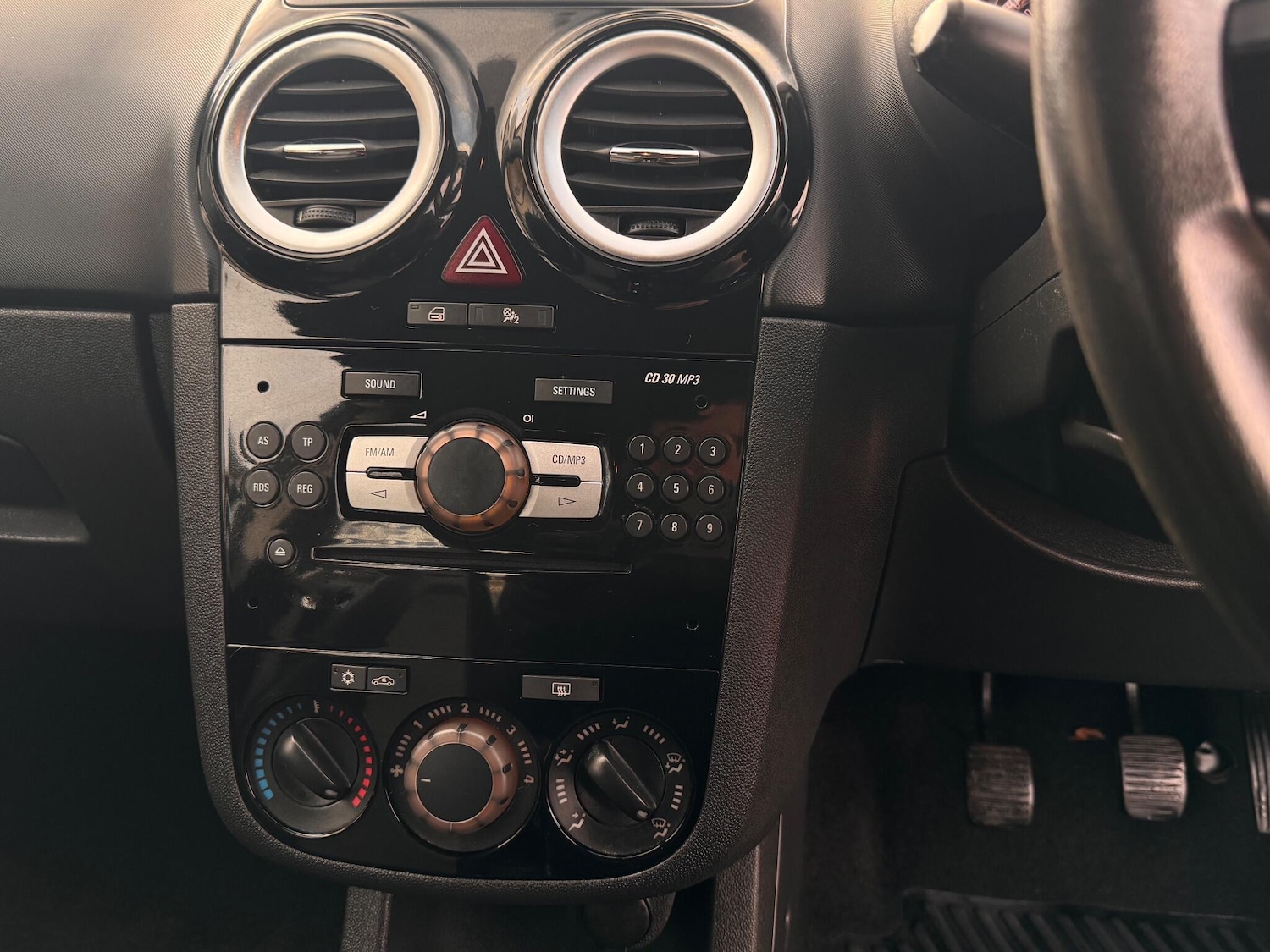 Used Vauxhall Corsa 2007 for sale - 77314997: Photo 16