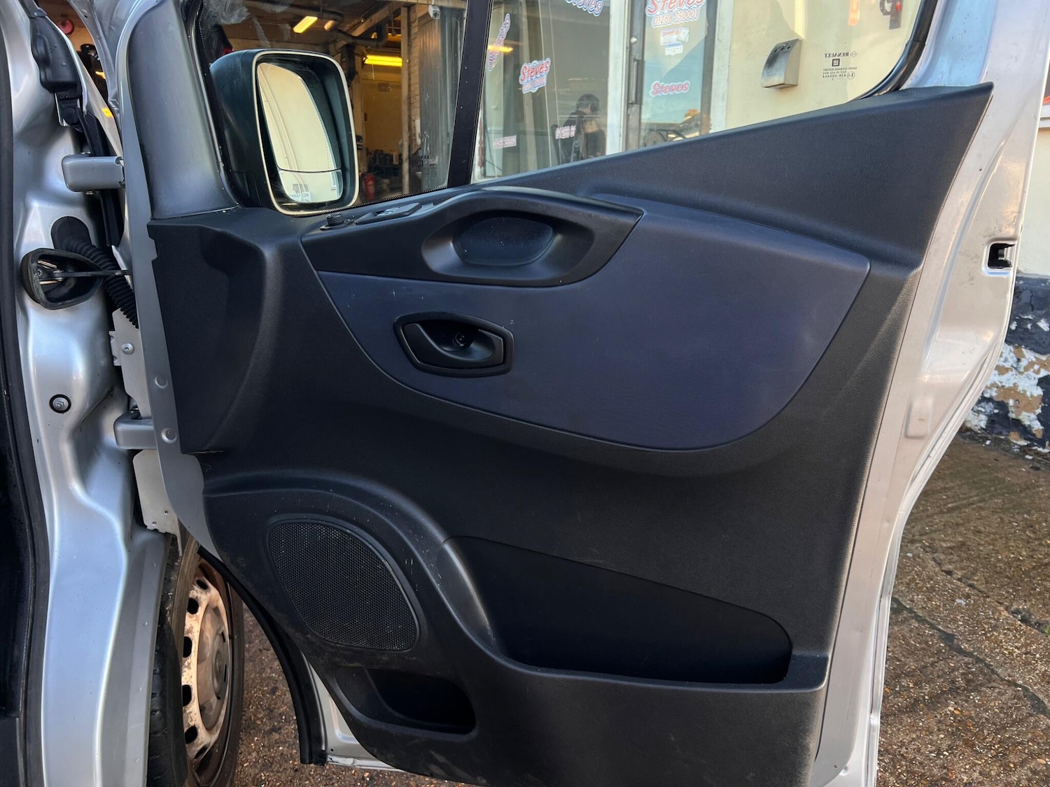 Used Vauxhall Vivaro 2015 for sale - 77255286: Photo 26