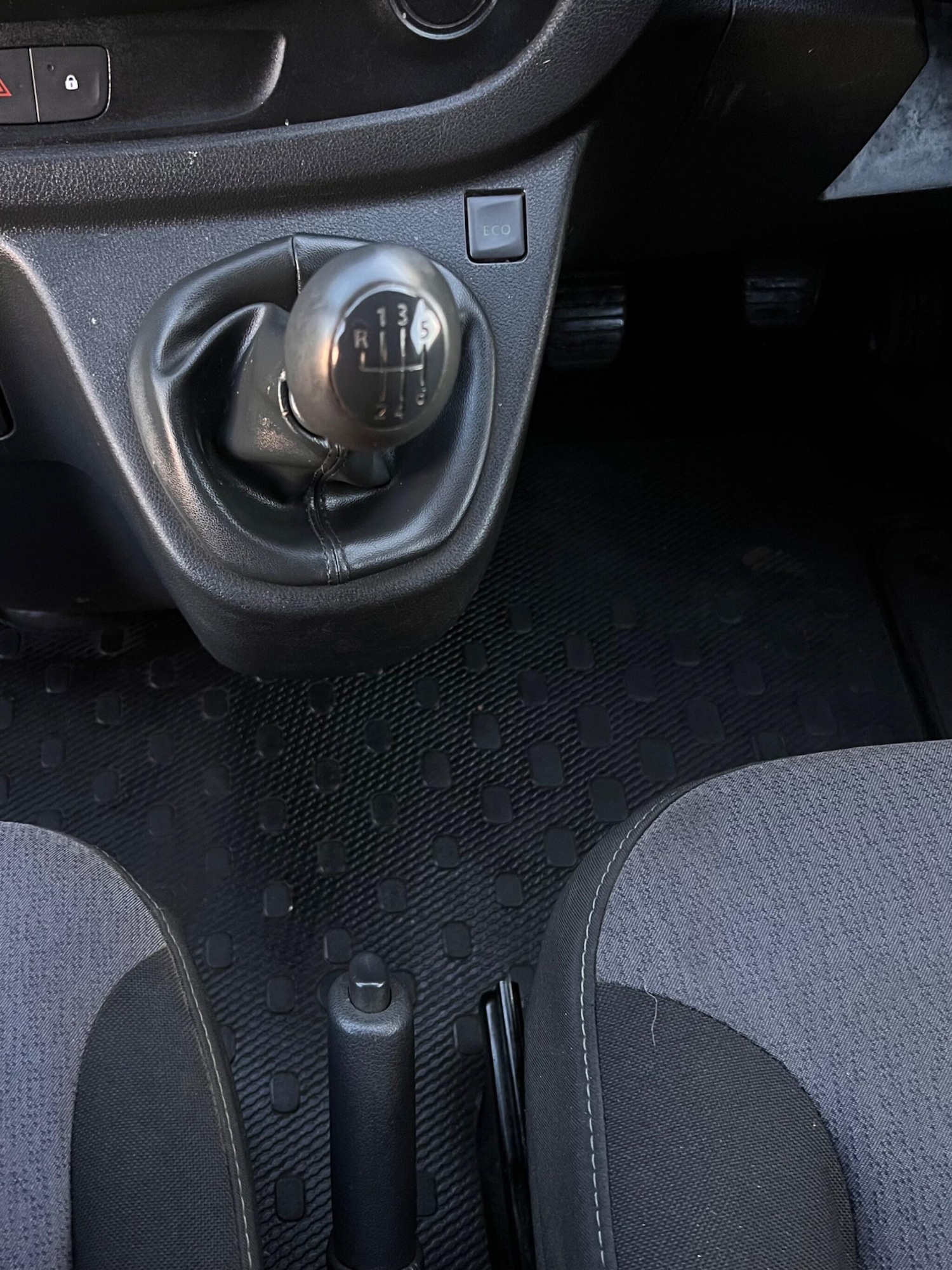 Used Vauxhall Vivaro 2015 for sale - 77255286: Photo 27