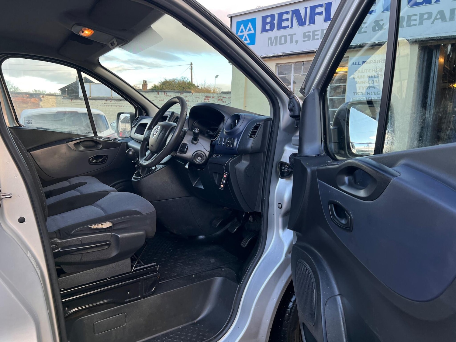 Used Vauxhall Vivaro 2015 for sale - 77255286: Photo 9