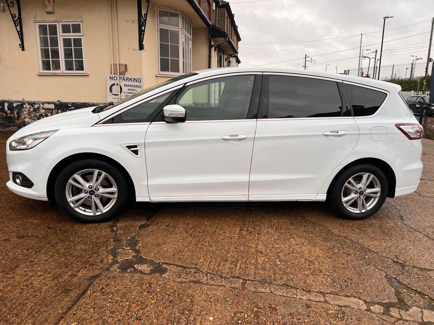 Used Ford S-Max 2016 for sale - 77230570: Photo 6