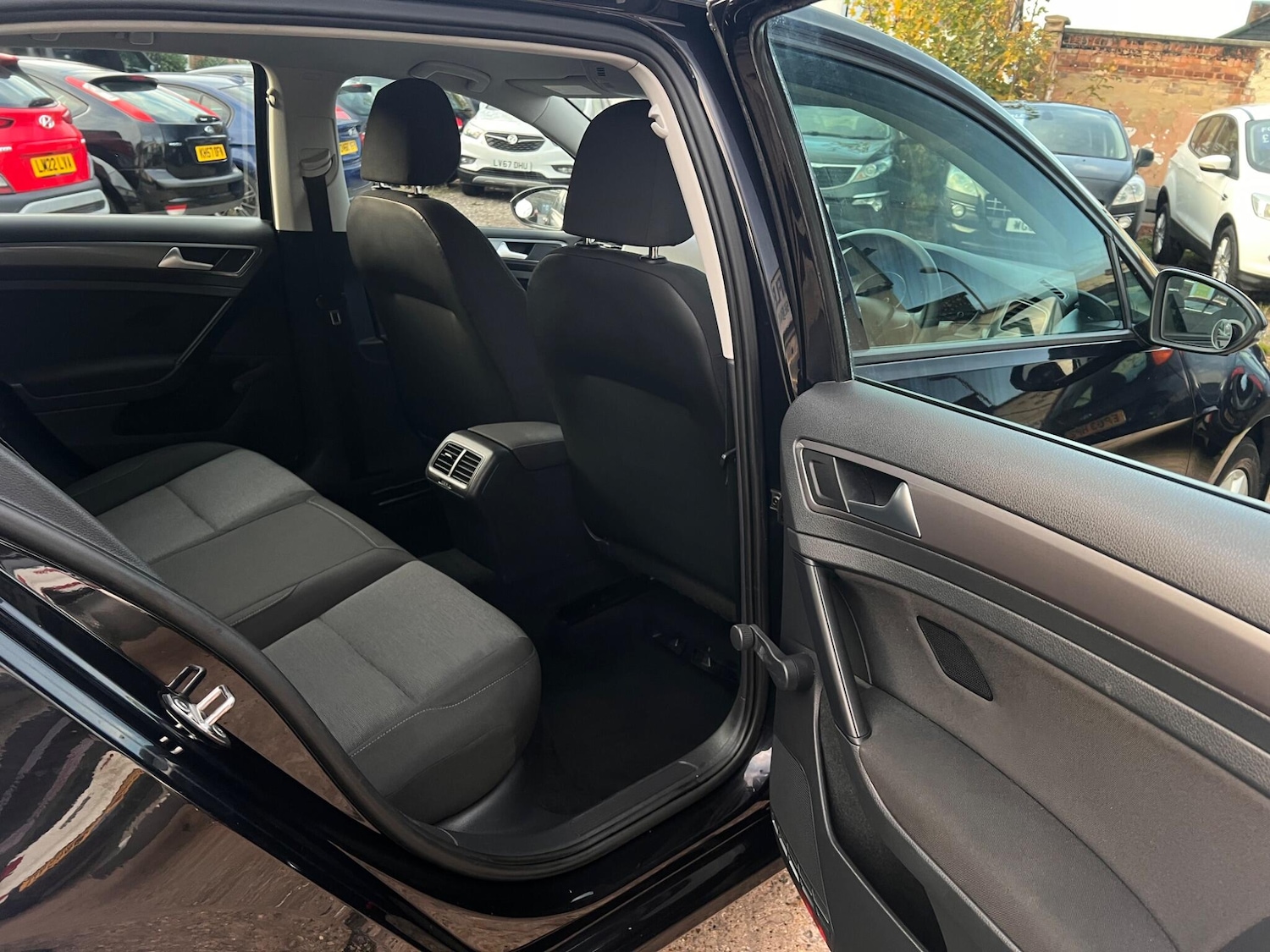 Used Volkswagen Golf 2013 for sale - 76370532: Photo 25