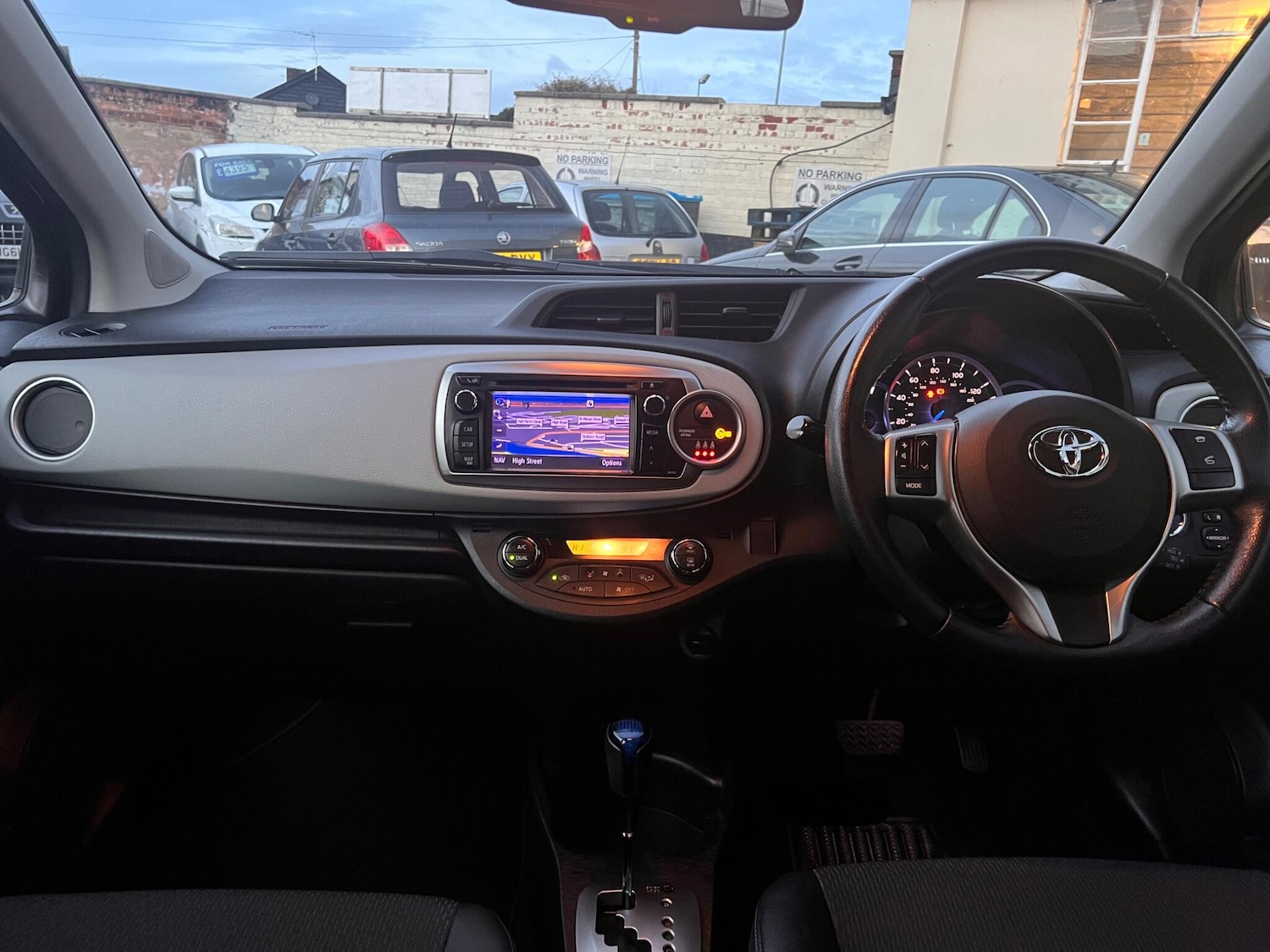 Used Toyota Yaris 2014 for sale - 76550873: Photo 14