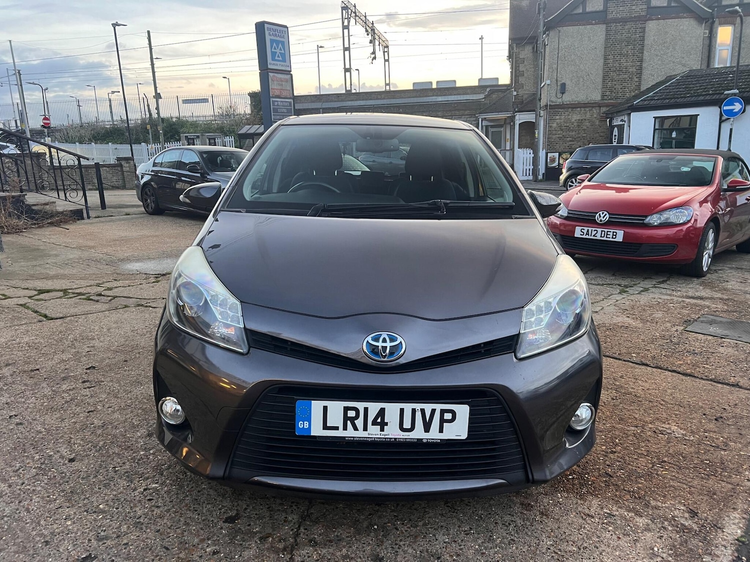 Used Toyota Yaris 2014 for sale - 76550873: Photo 2
