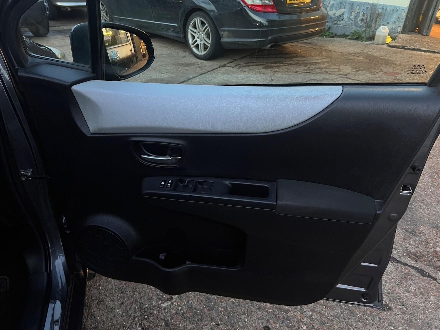 Used Toyota Yaris 2014 for sale - 76550873: Photo 22