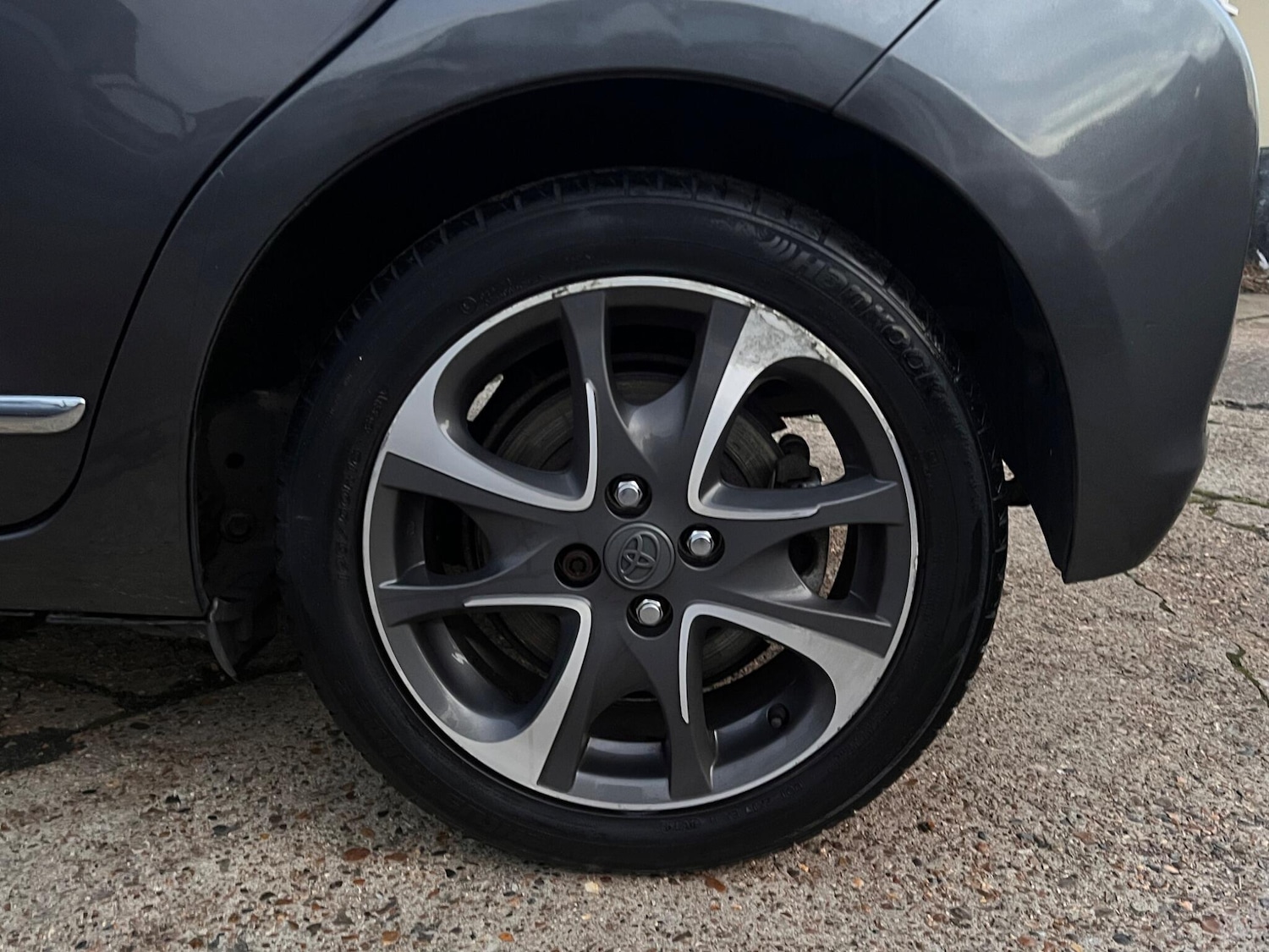 Used Toyota Yaris 2014 for sale - 76550873: Photo 25