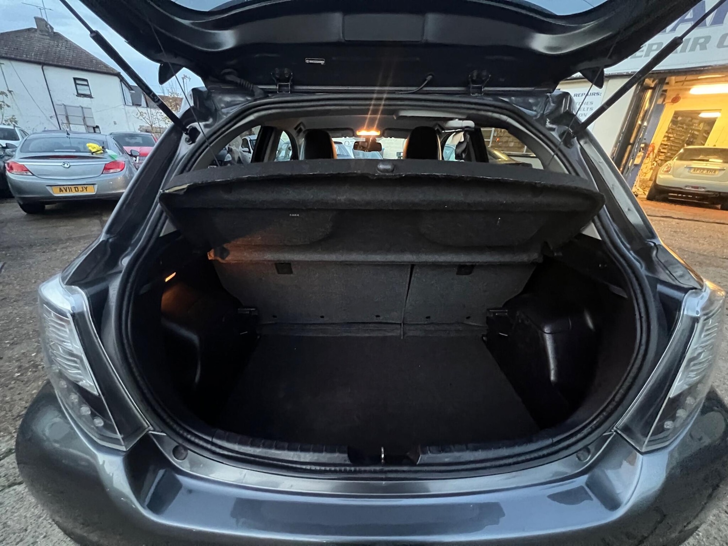 Used Toyota Yaris 2014 for sale - 76550873: Photo 29