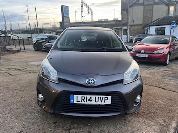 Used Toyota Yaris 2014 for sale - 76550873: Photo