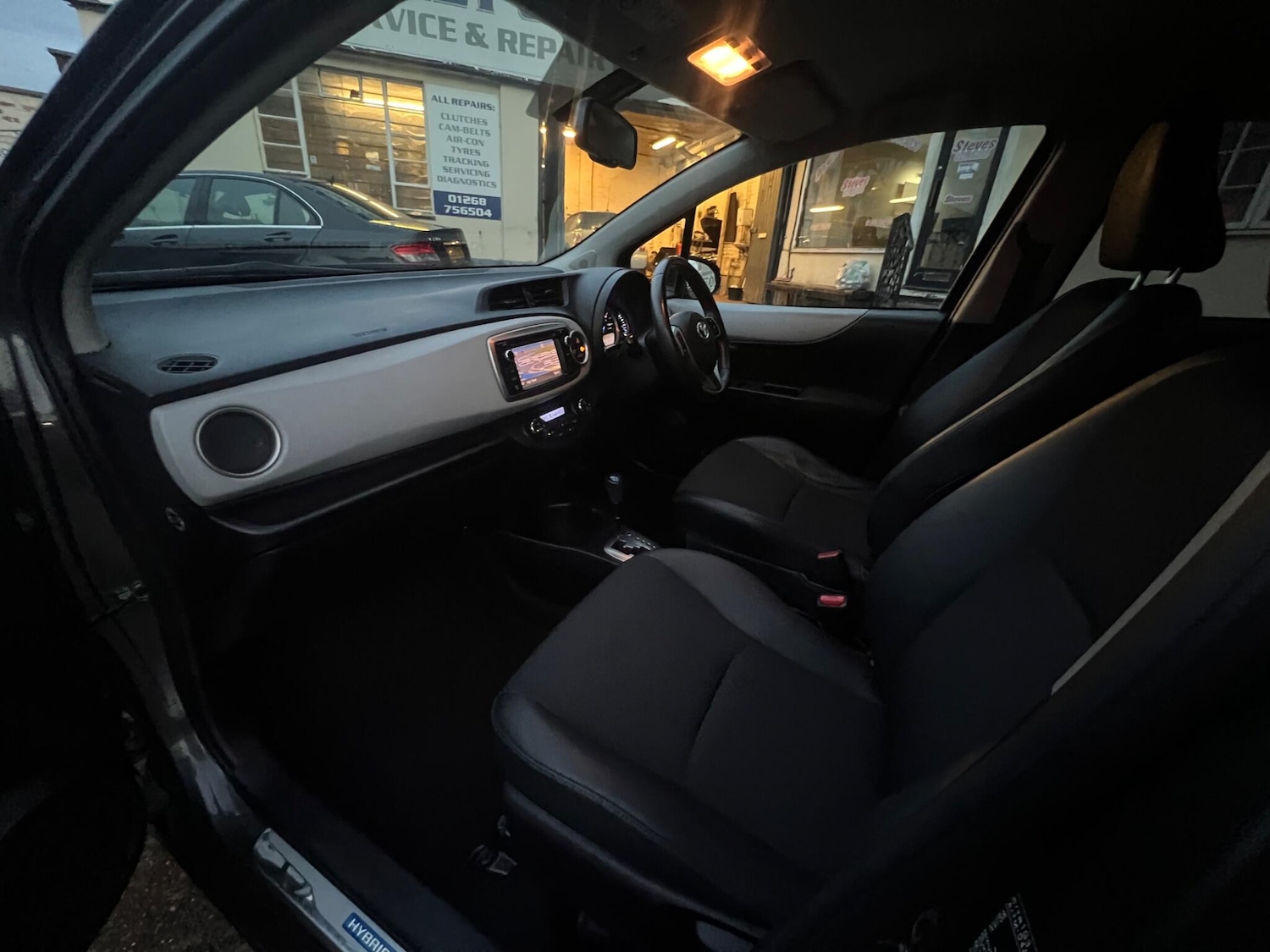 Used Toyota Yaris 2014 for sale - 76550873: Photo 30