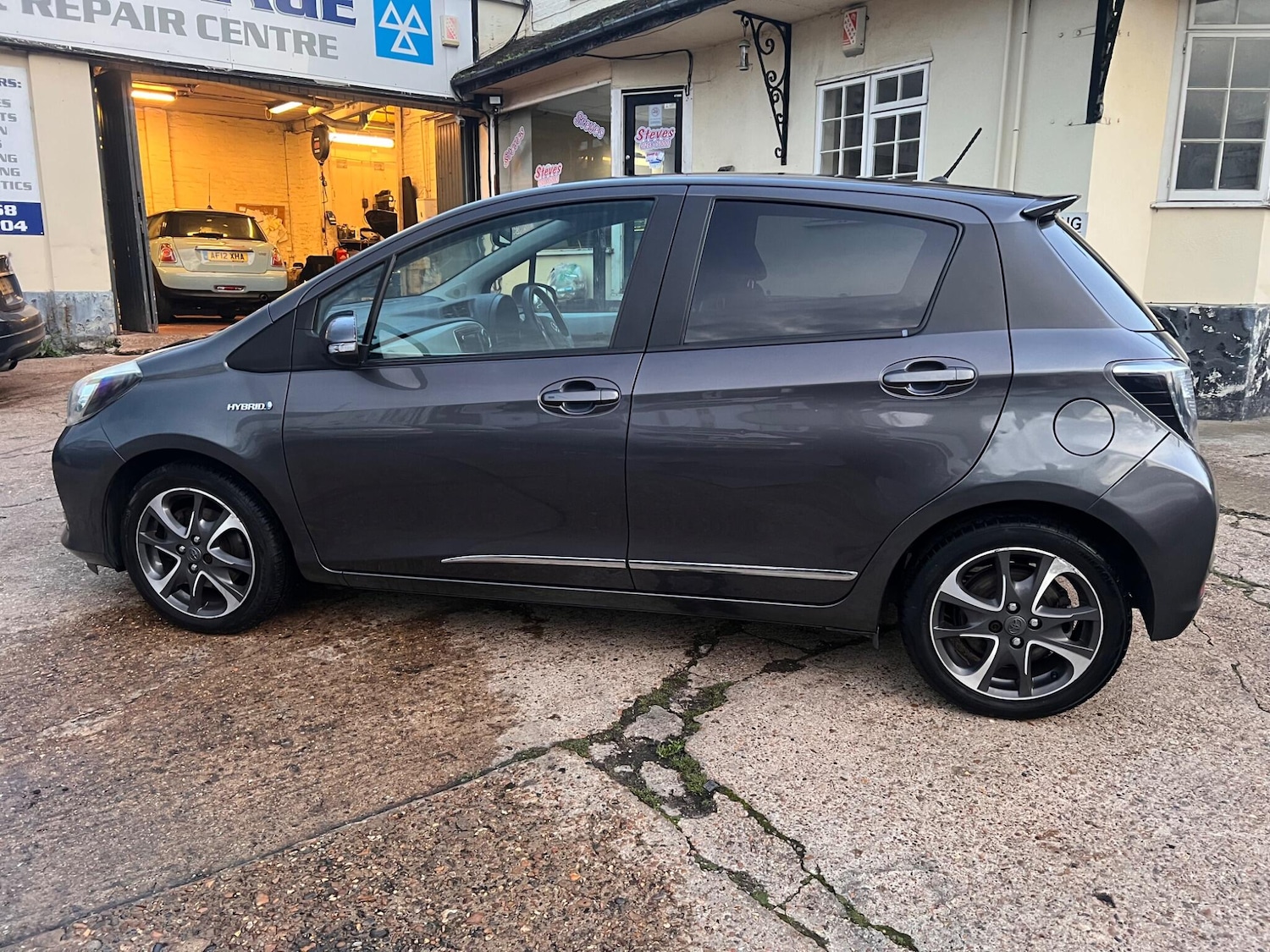 Used Toyota Yaris 2014 for sale - 76550873: Photo 5