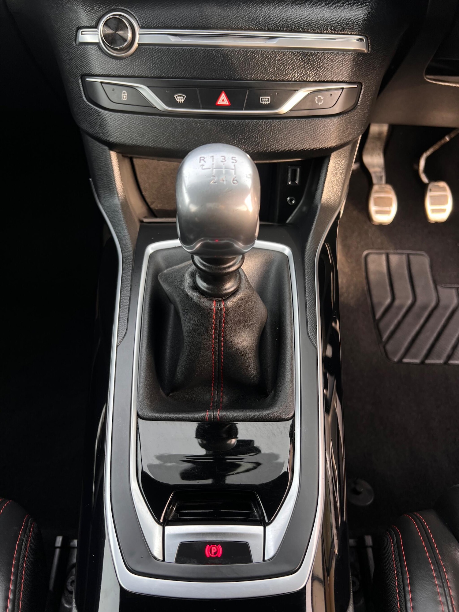 Used Peugeot 308 2015 for sale - 76887330: Photo 11