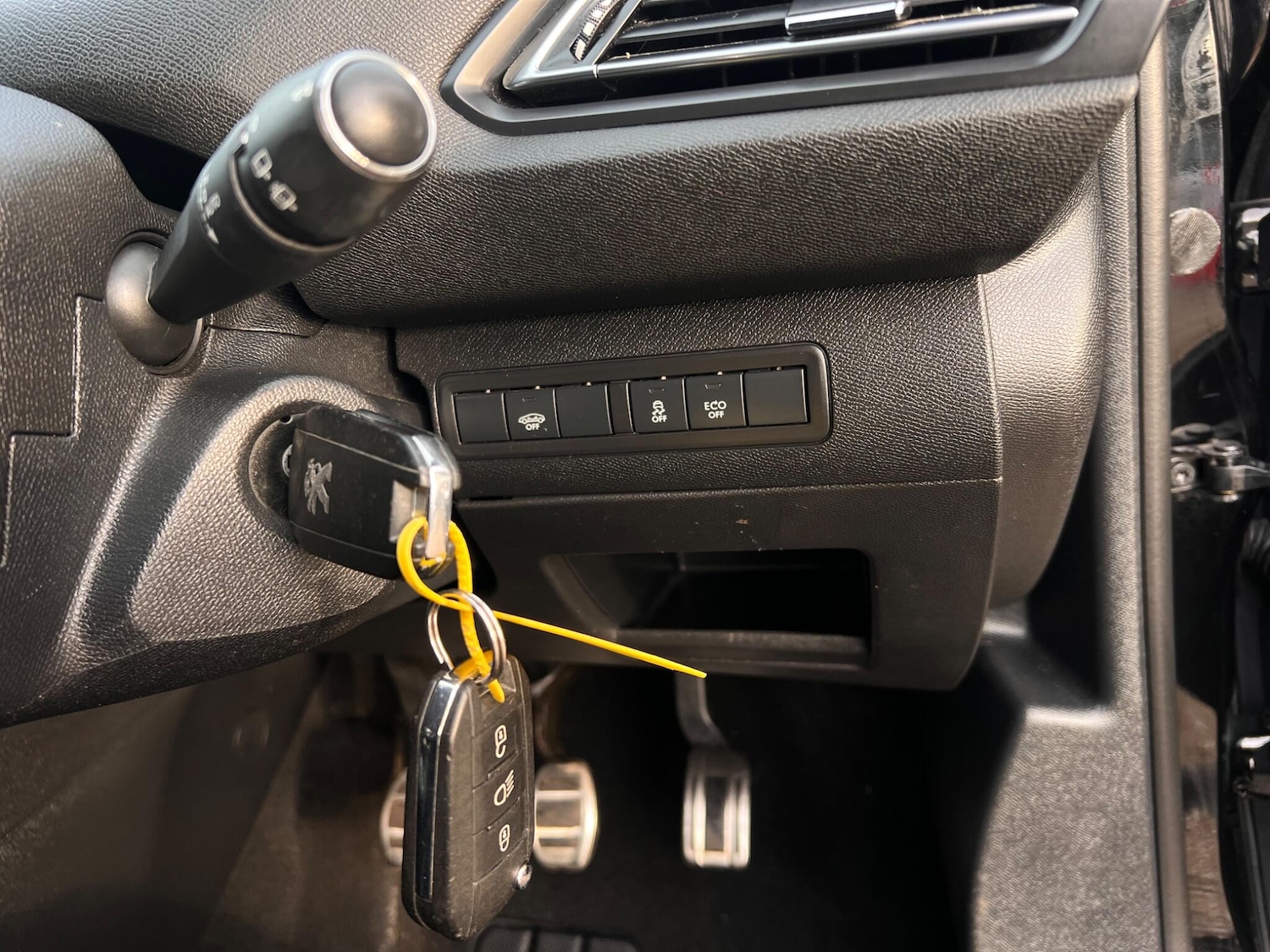 Used Peugeot 308 2015 for sale - 76887330: Photo 13