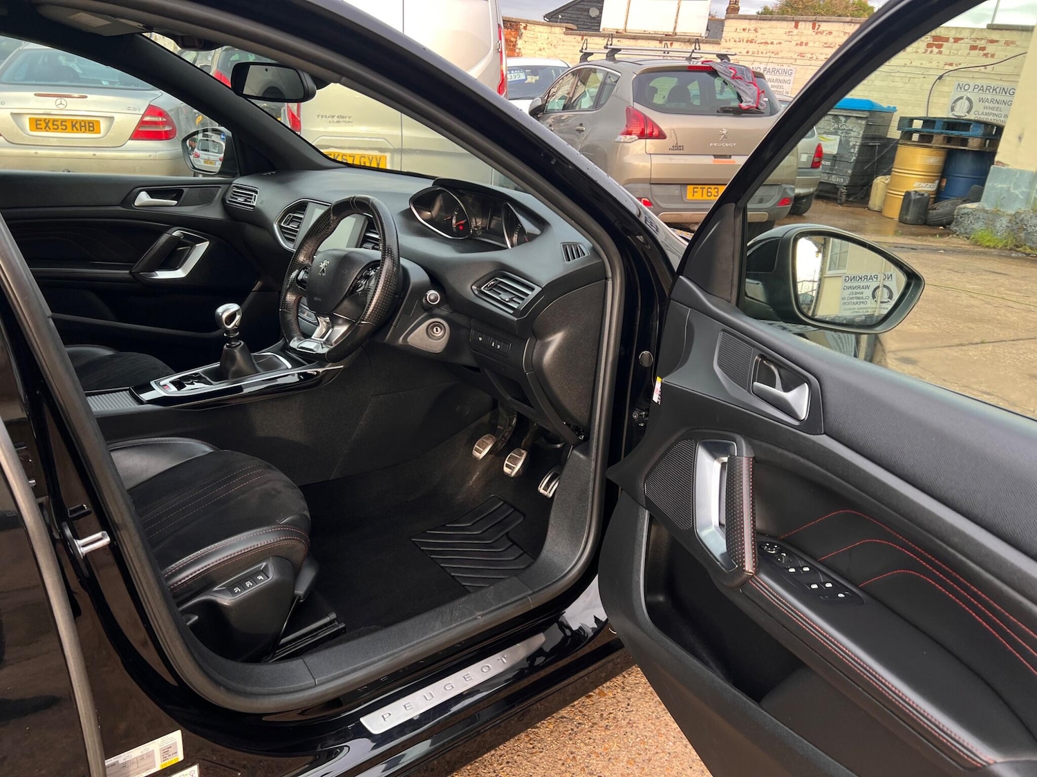 Used Peugeot 308 2015 for sale - 76887330: Photo 15