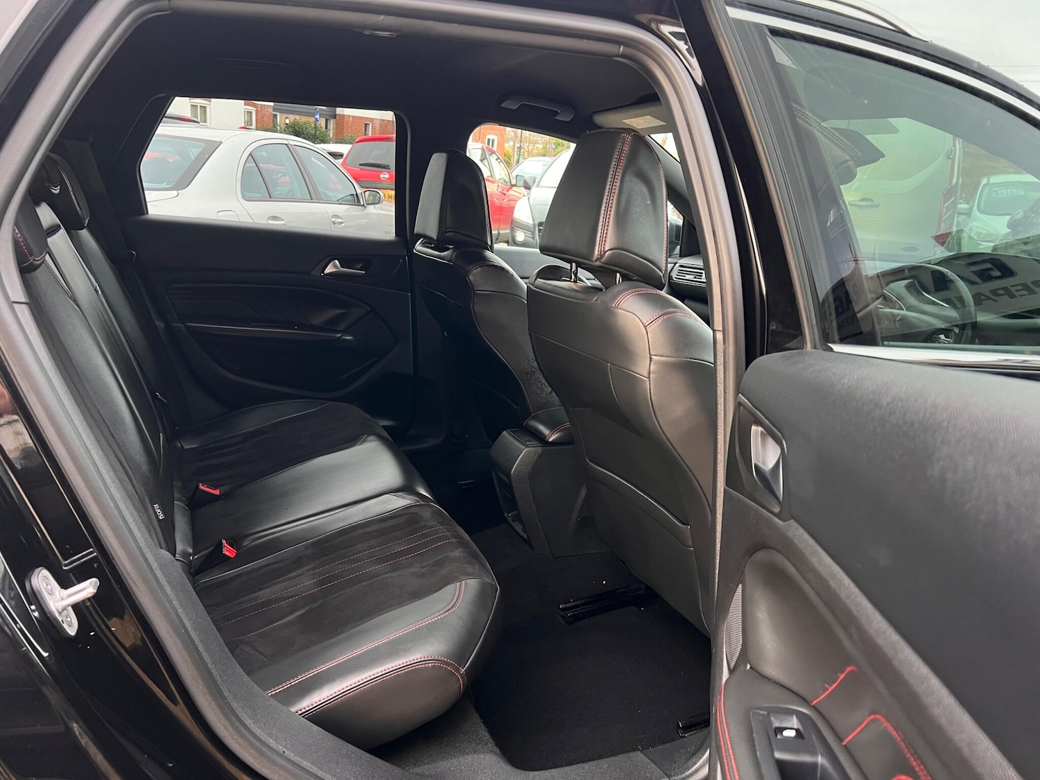 Used Peugeot 308 2015 for sale - 76887330: Photo 18