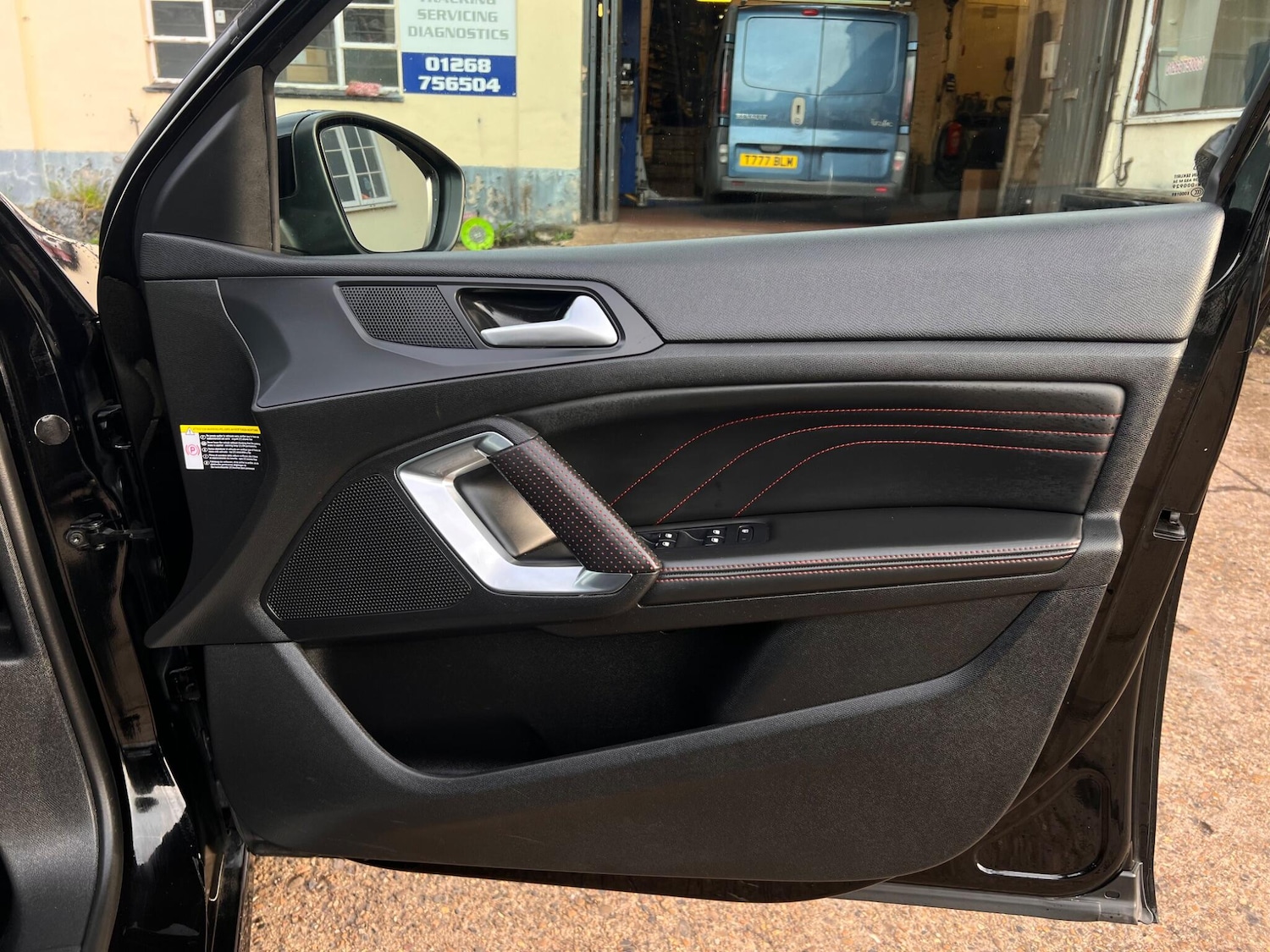 Used Peugeot 308 2015 for sale - 76887330: Photo 19