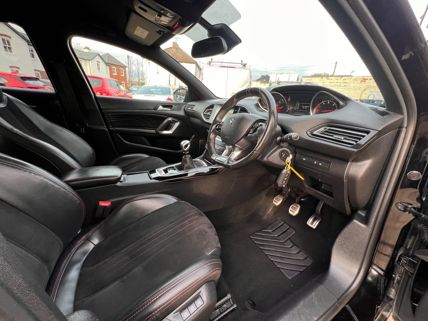 Used Peugeot 308 2015 for sale - 76887330: Photo 35