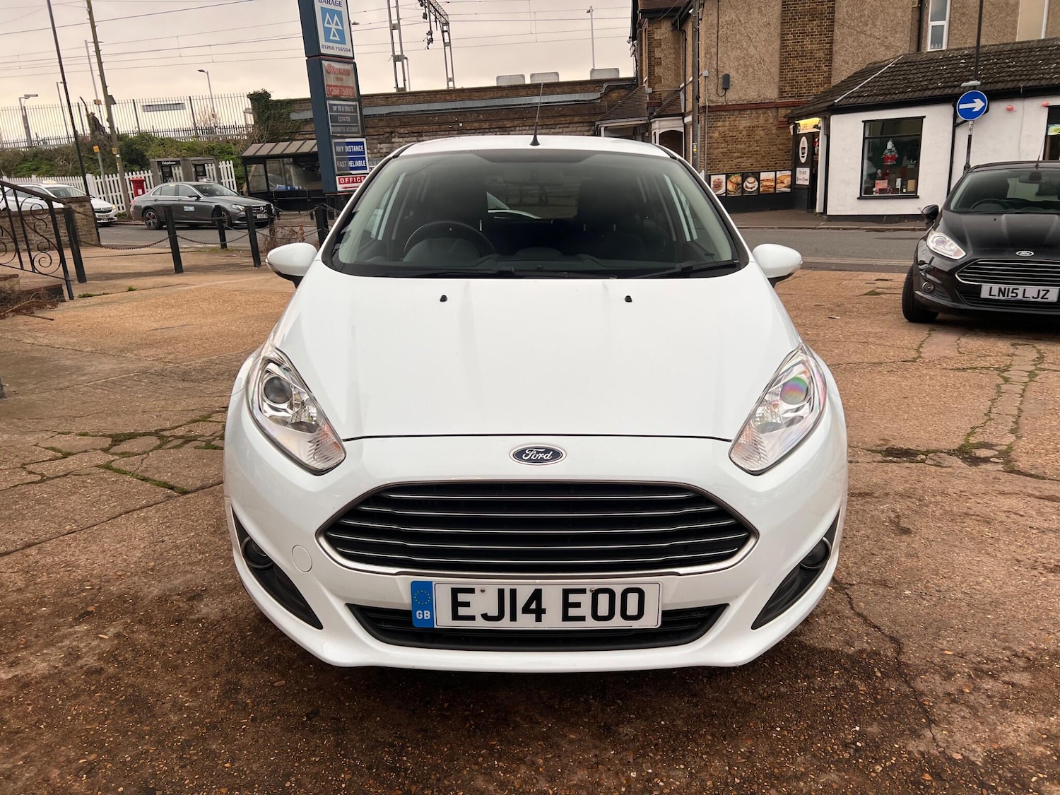 Used Ford Fiesta 2014 for sale - 76952948: Photo 2