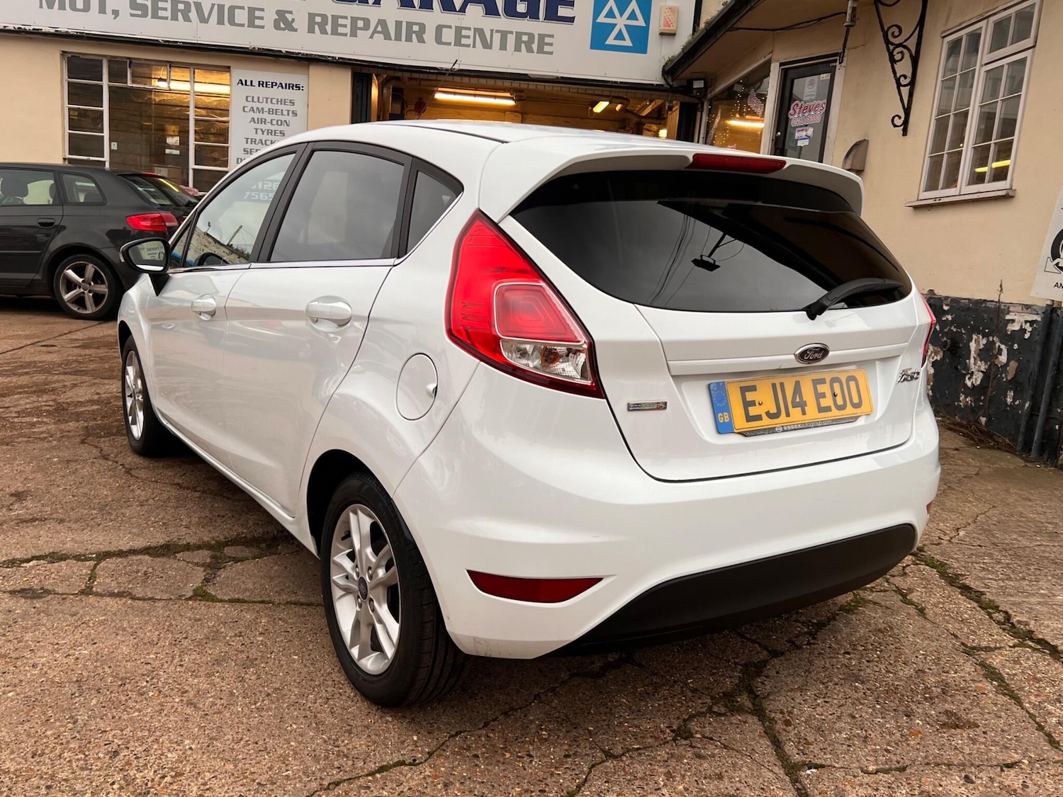 Used Ford Fiesta 2014 for sale - 76952948: Photo 7