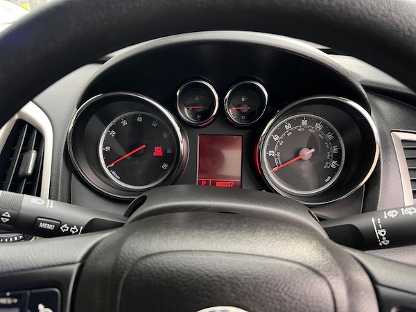 Used Vauxhall Astra 2010 for sale - 76152882: Photo 14