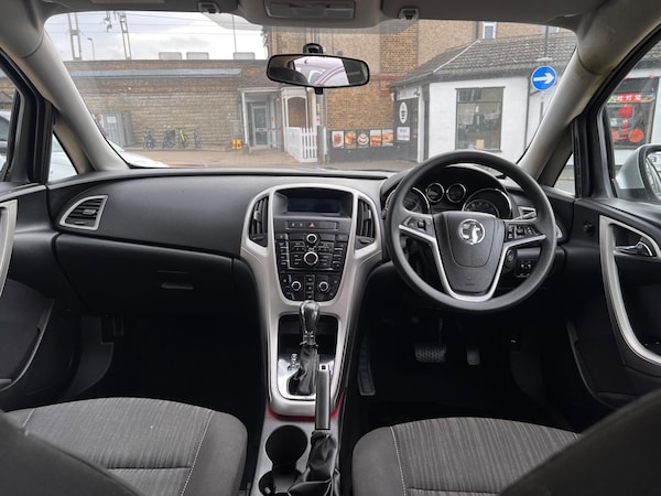 Used Vauxhall Astra 2010 for sale - 76152882: Photo 15