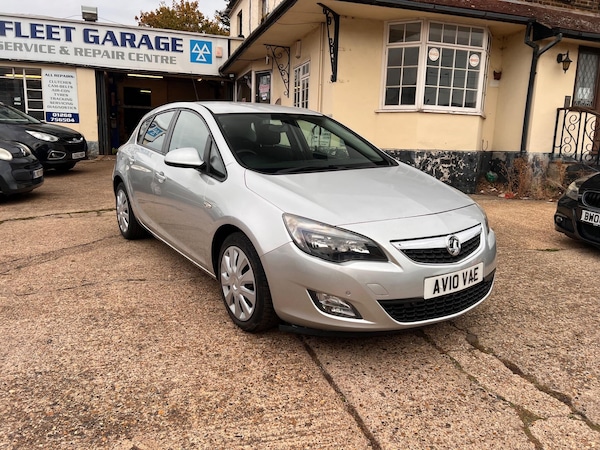 Used Vauxhall Astra 2010 for sale - 76152882: Photo 1