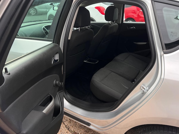 Used Vauxhall Astra 2010 for sale - 76152882: Photo 23