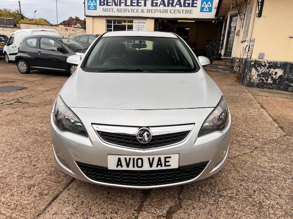 Used Vauxhall Astra 2010 for sale - 76152882: Photo 2