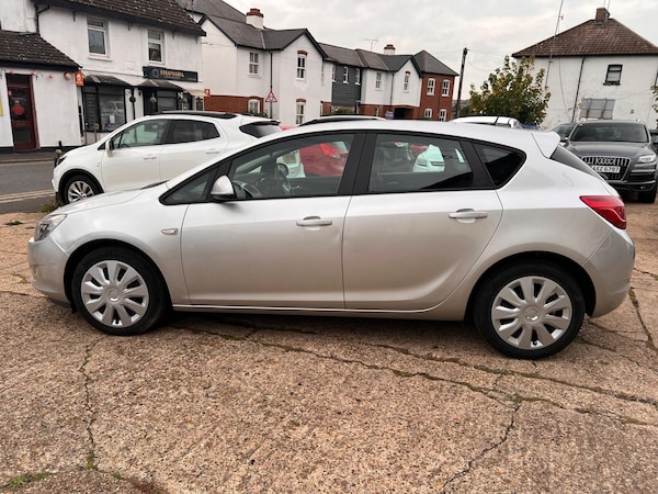 Used Vauxhall Astra 2010 for sale - 76152882: Photo 5