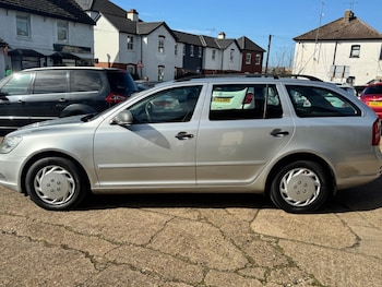 Used Skoda Octavia 2010 for sale - 77925731: Photo