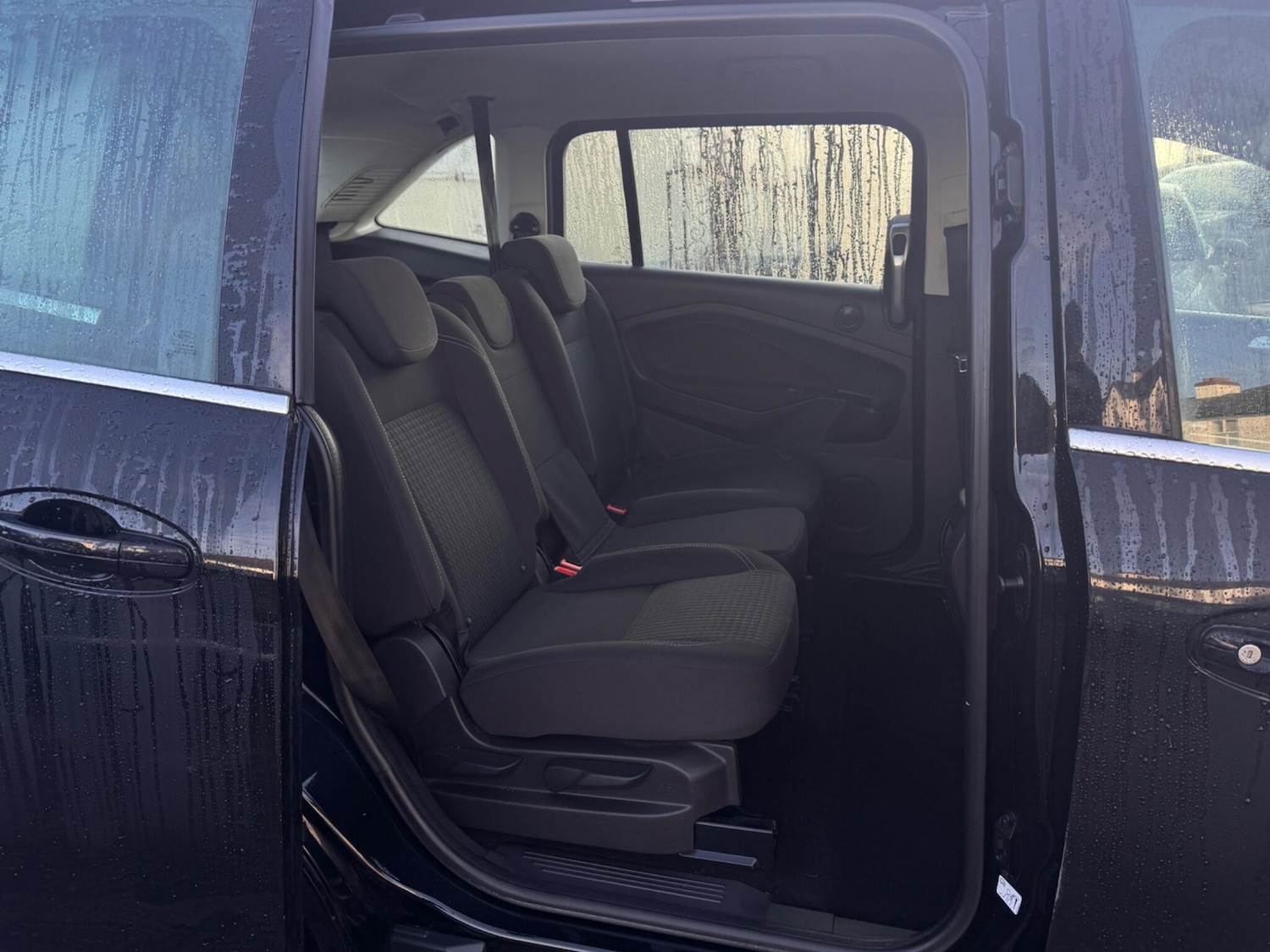 Used Ford Grand C-Max 2016 for sale - 77538610: Photo 17