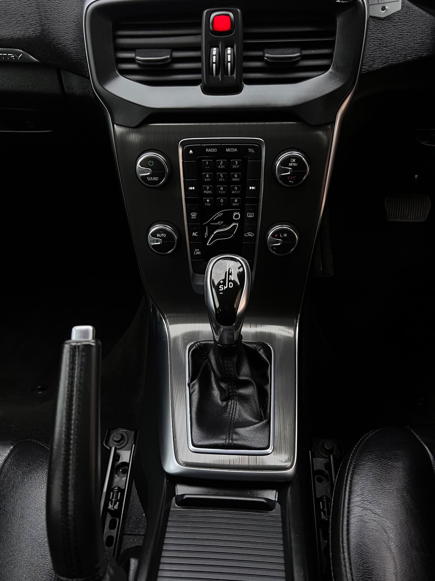 Used Volvo V40 2014 for sale - 77050039: Photo 12