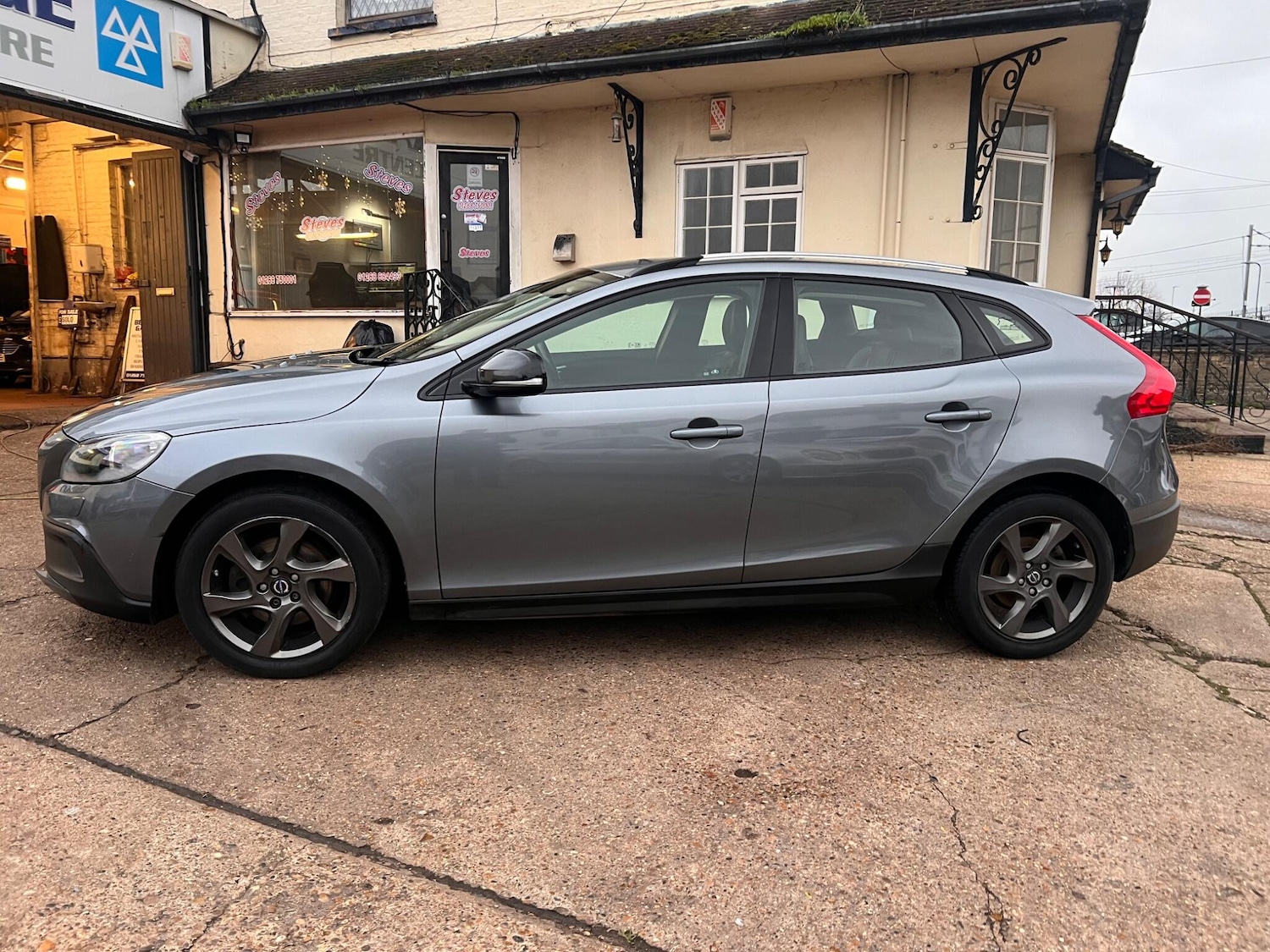 Used Volvo V40 2014 for sale - 77050039: Photo 6
