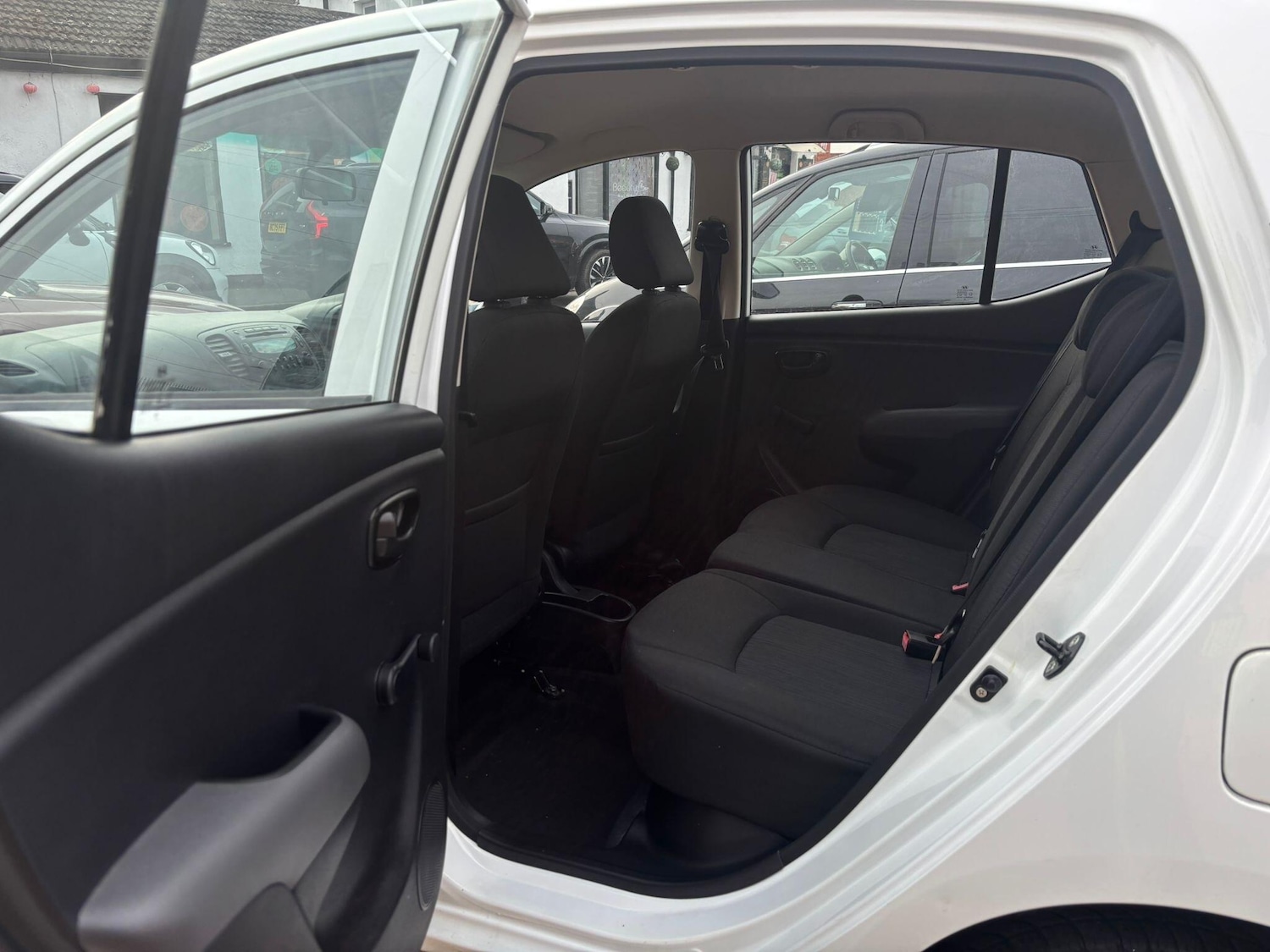 Used Hyundai i10 for sale - 78007351: Photo 26