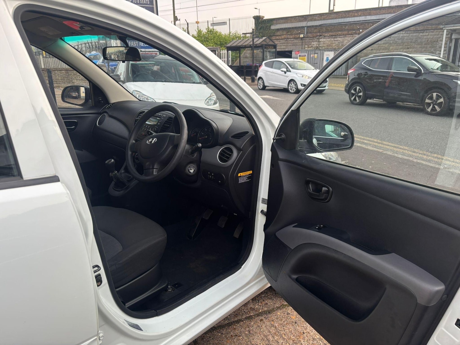 Used Hyundai i10 for sale - 78007351: Photo 29