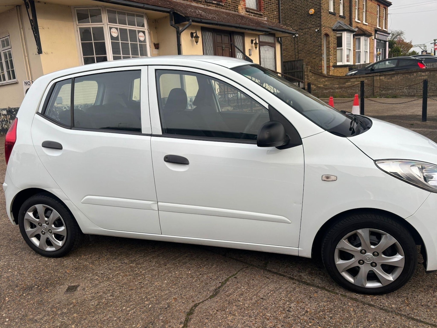 Used Hyundai i10 for sale - 78007351: Photo 30