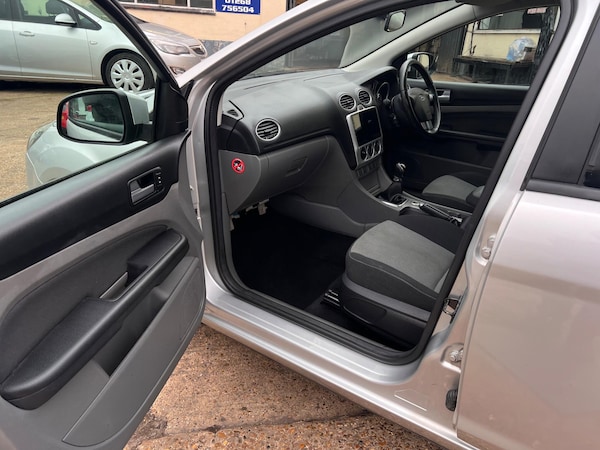 Used Ford Focus 2009 for sale - 76238686: Photo 24