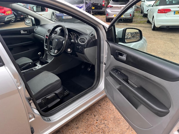 Used Ford Focus 2009 for sale - 76238686: Photo 25